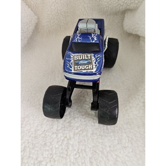 2004/05 Hot Wheels Monster Jam 1:24 BLUE THUNDER Diecast Monster Truck - Picture 2 of 13